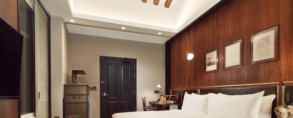 Premier Room 