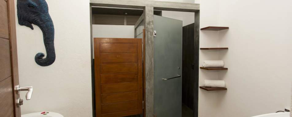 Deluxe Bathroom - Aliya Resort & Spa