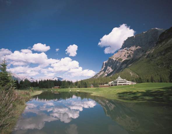 Moose Hotel &amp; Suites