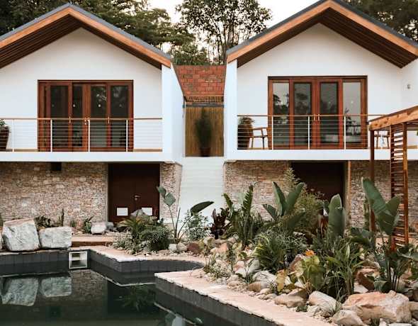 Hemingways The Retreat