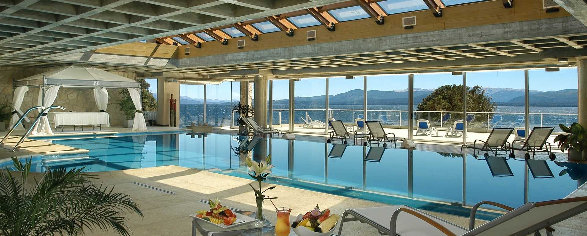 Swimming pool - Cacique Inacayal 