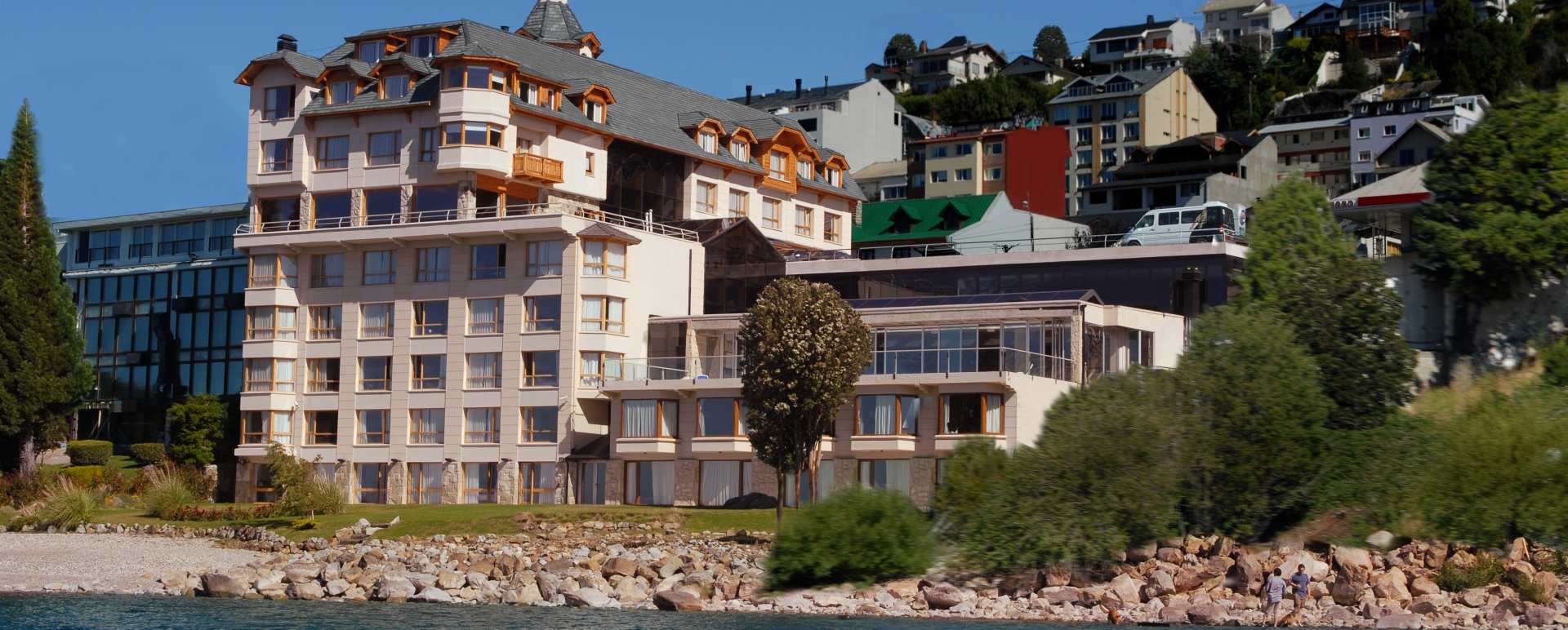Exterior - Cacique Inacayal 
