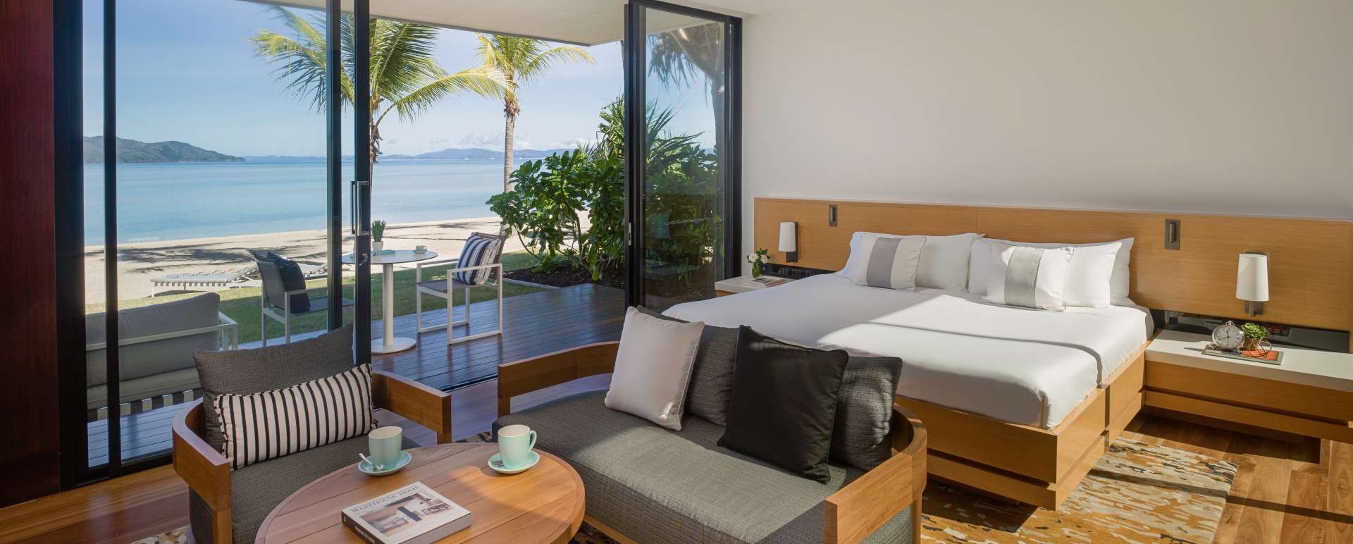 Beachfront Pool Villa 