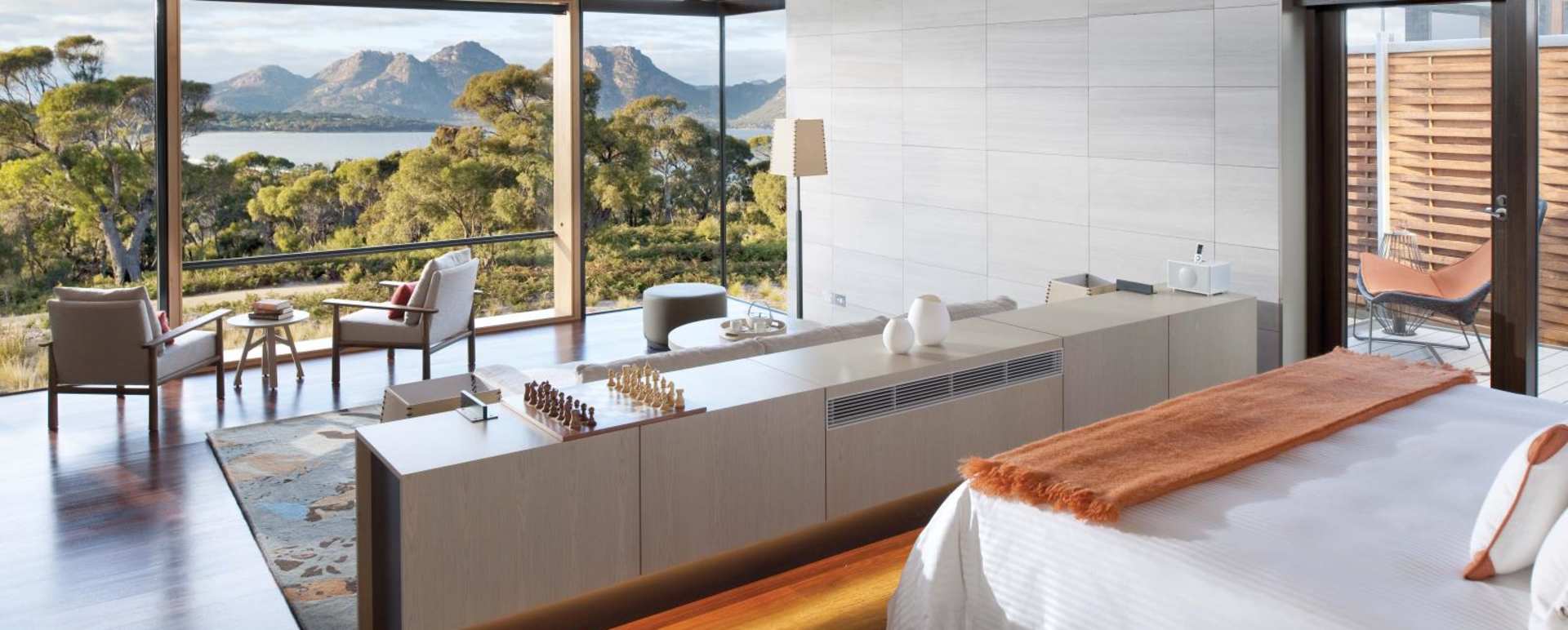 Suite - Saffire