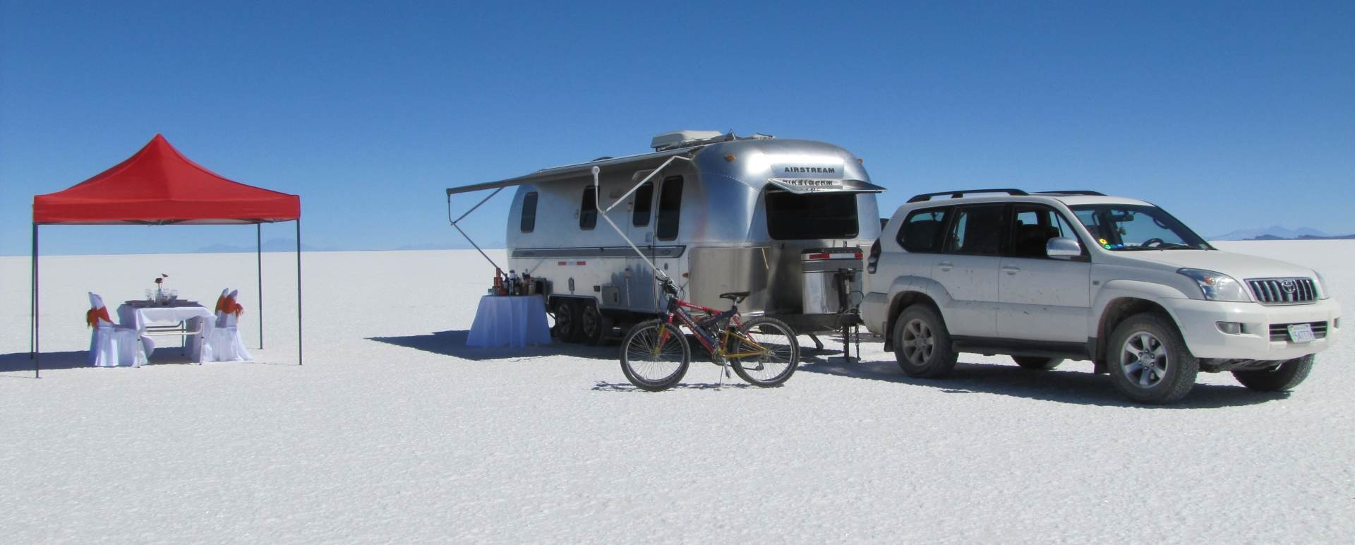 Camp set up - Airstream Uyuni