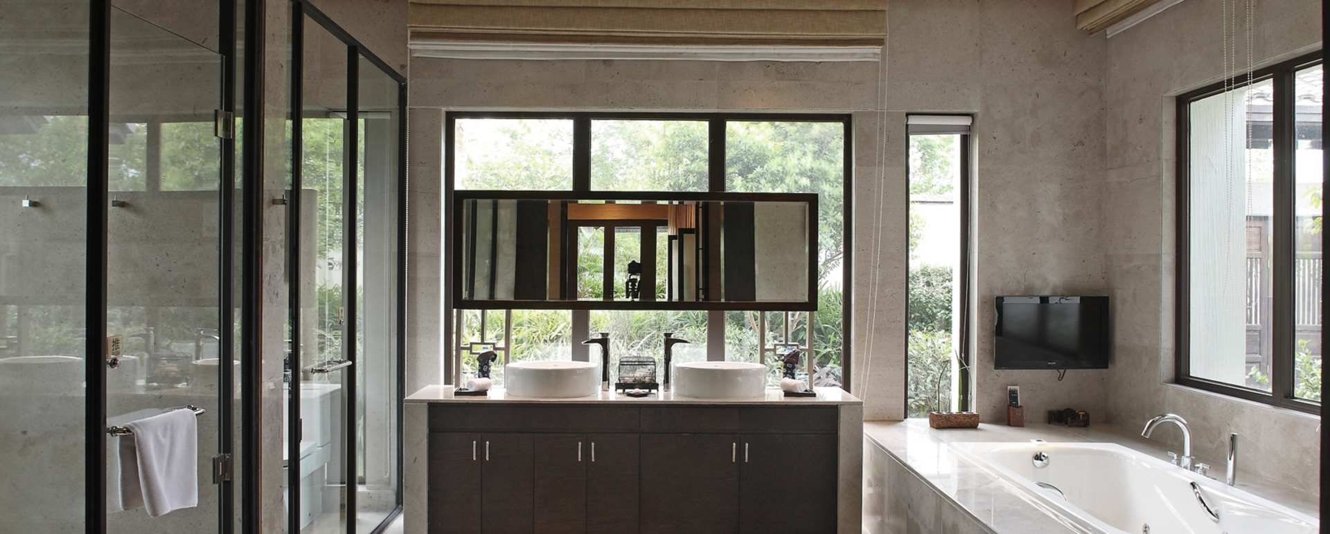 Bathroom Palace in the Winds Villa