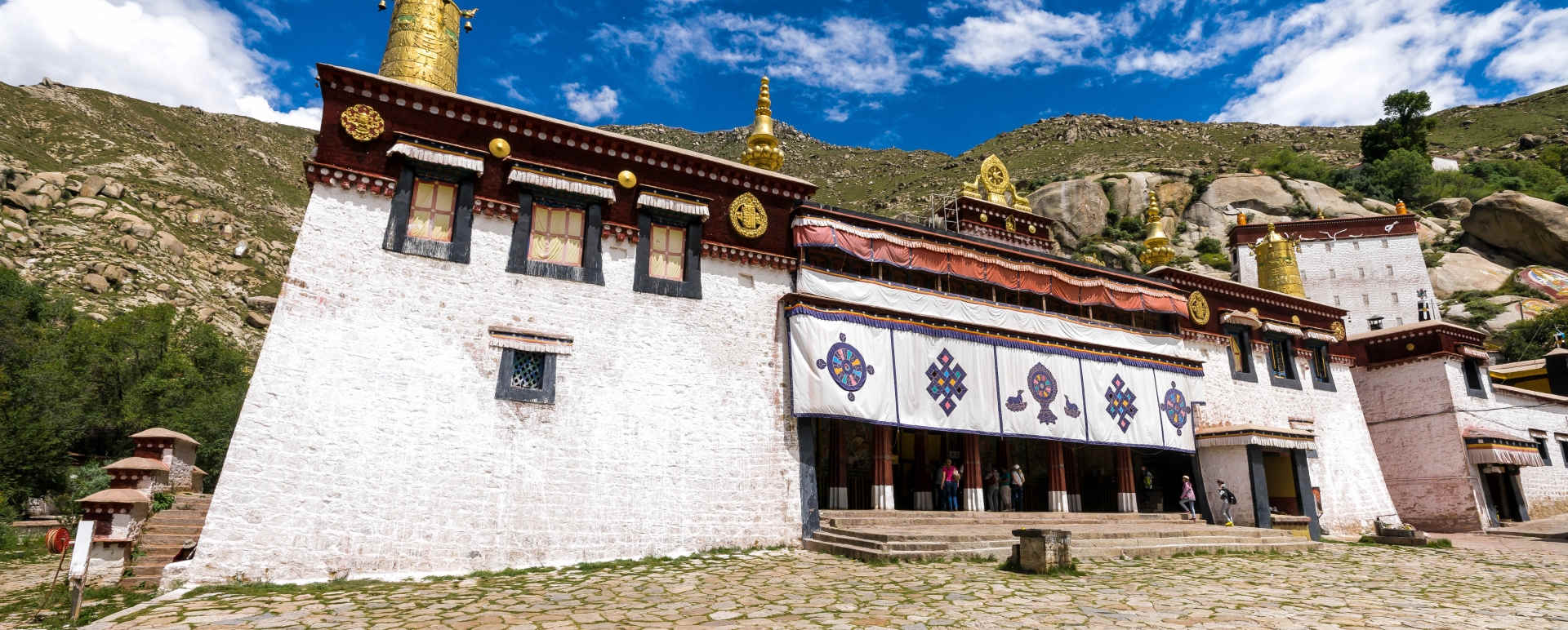 Tibet Museum and Sera Monastery Cultural Tour