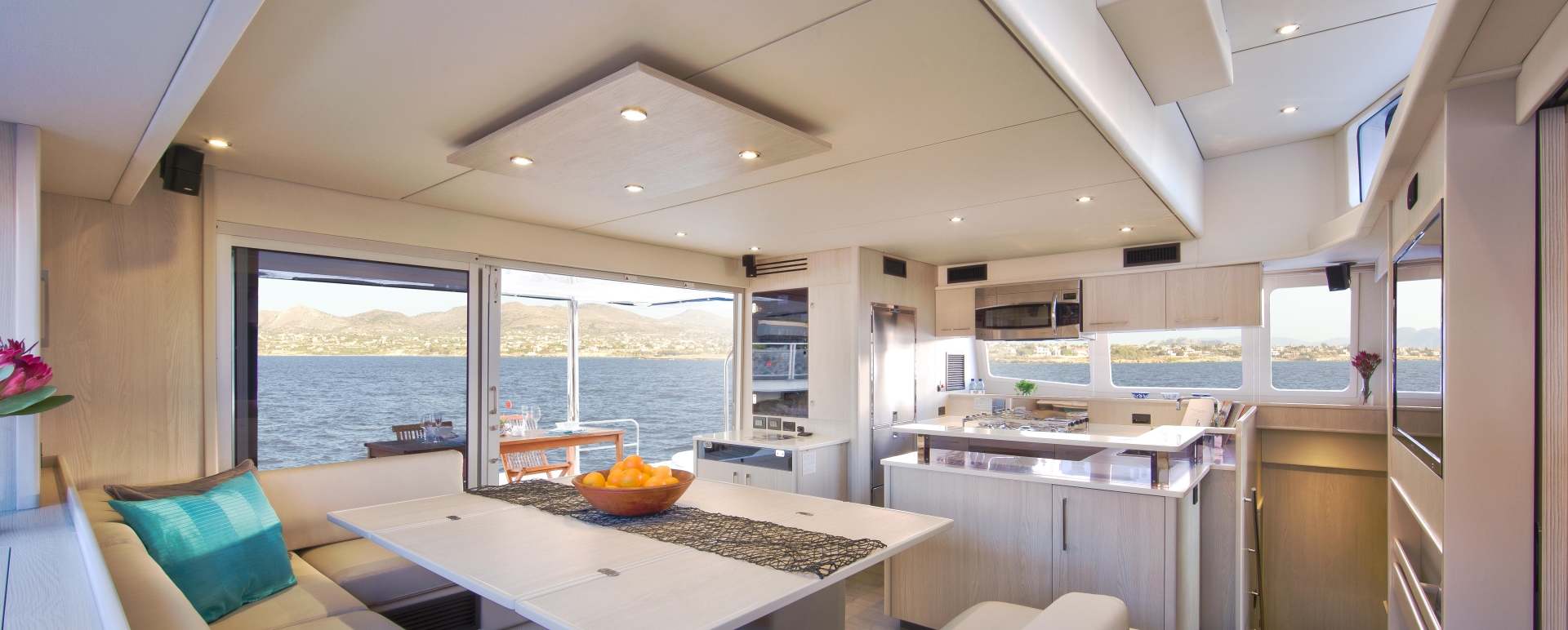 Saloon - Discover Dalmatia by private yacht