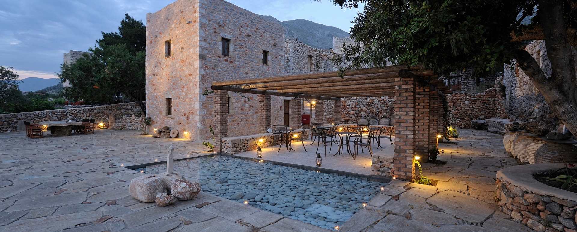 Exterior at dusk - Citta dei Nicliani