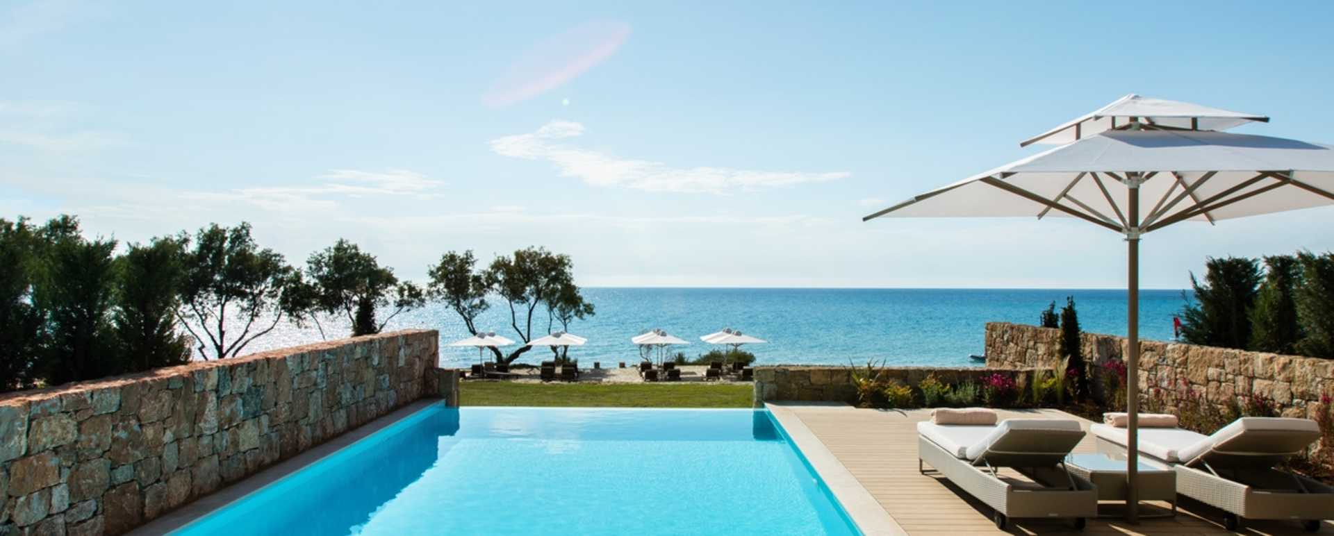Family Suite Private Pool - Sani Club