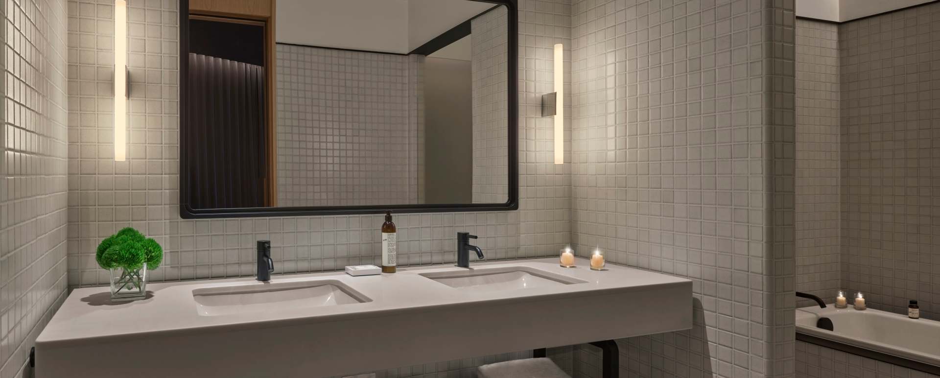 SuiteBathroom 