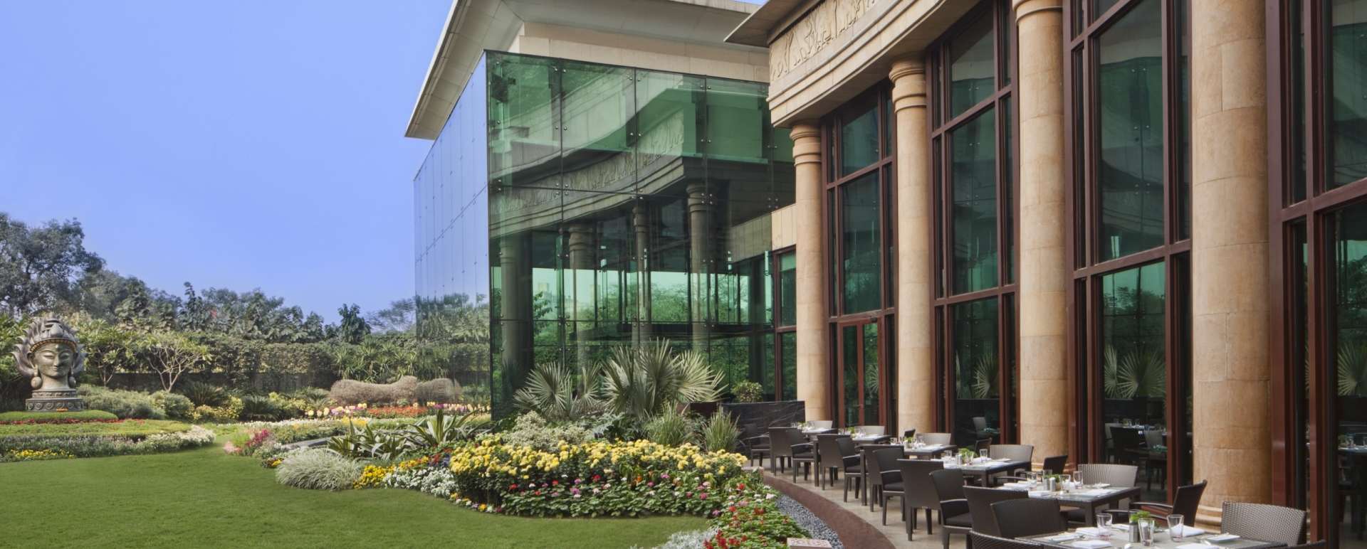 Qube - The Leela Palace New Delhi