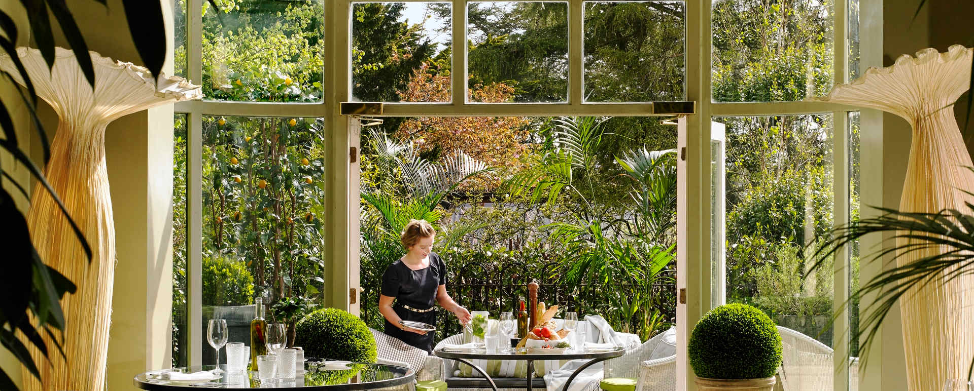 Perrotts Garden Bistro - Hayfield Manor Hotel 