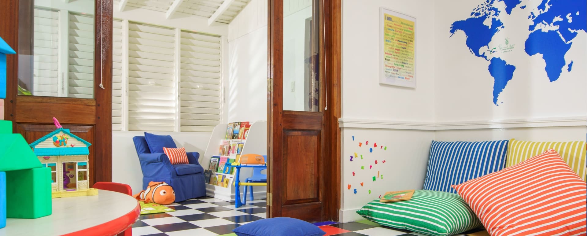 Pineapple Kids Club - Round Hill