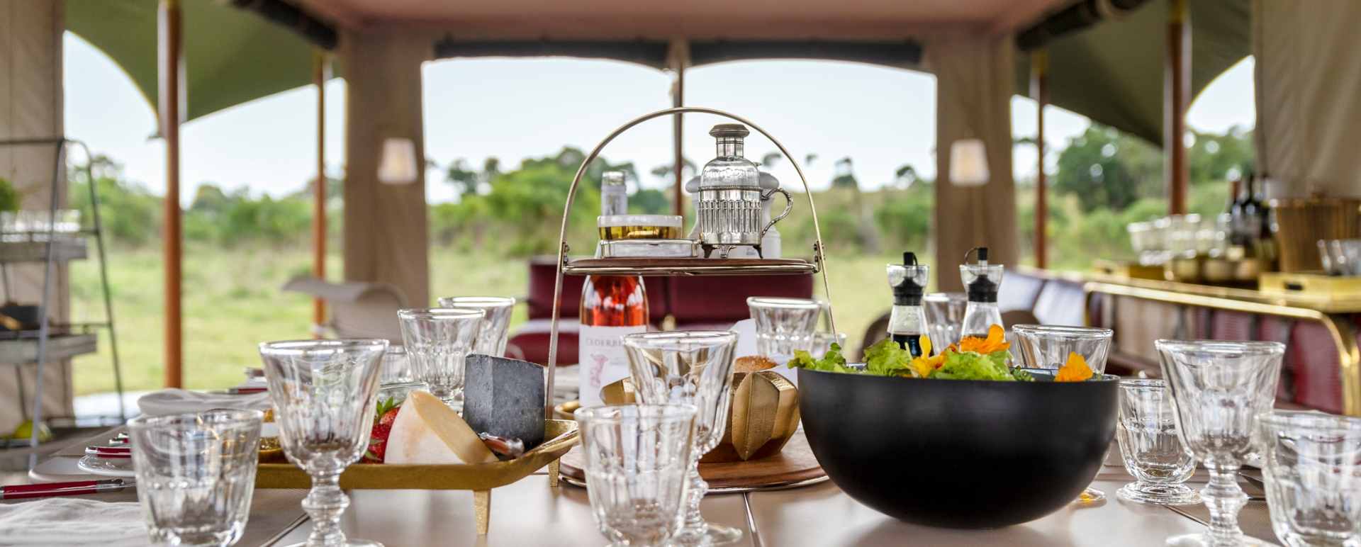 Angama Safari Camp - Meal with a view 