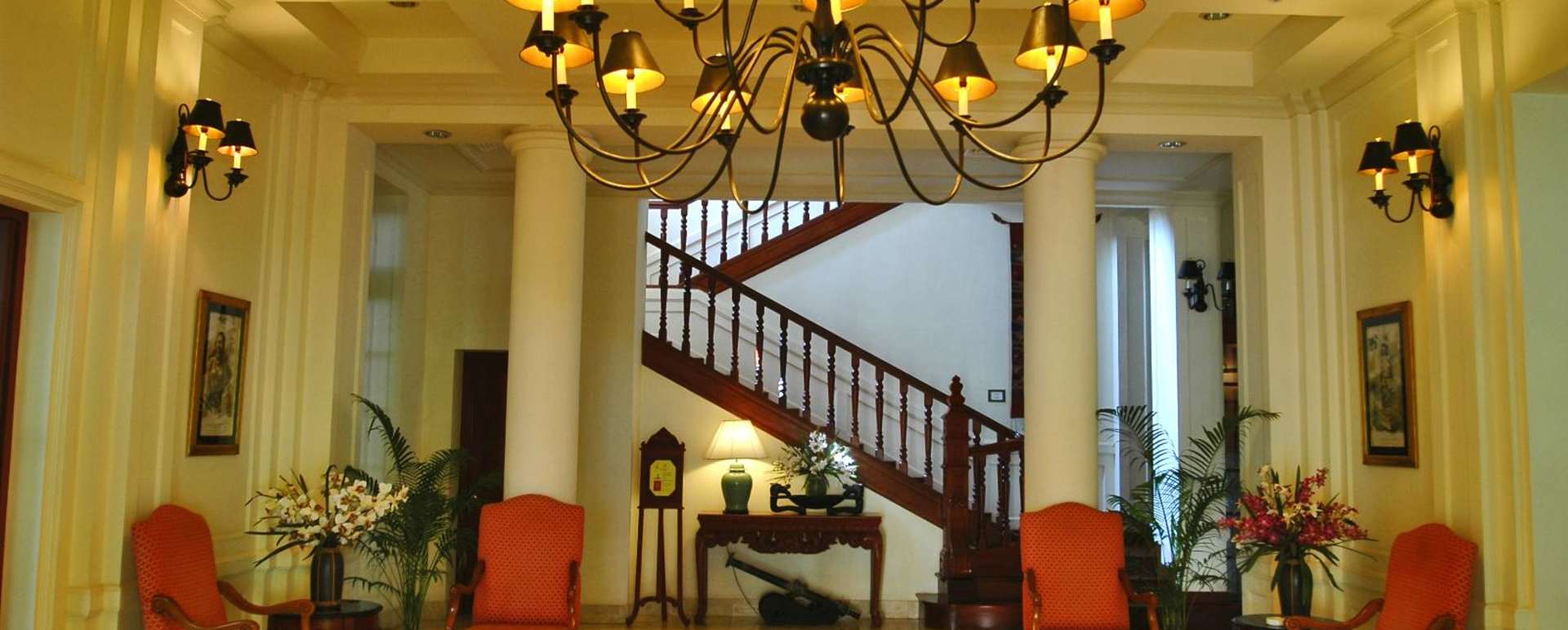 Elegant lobby - Settha Palace Hotel