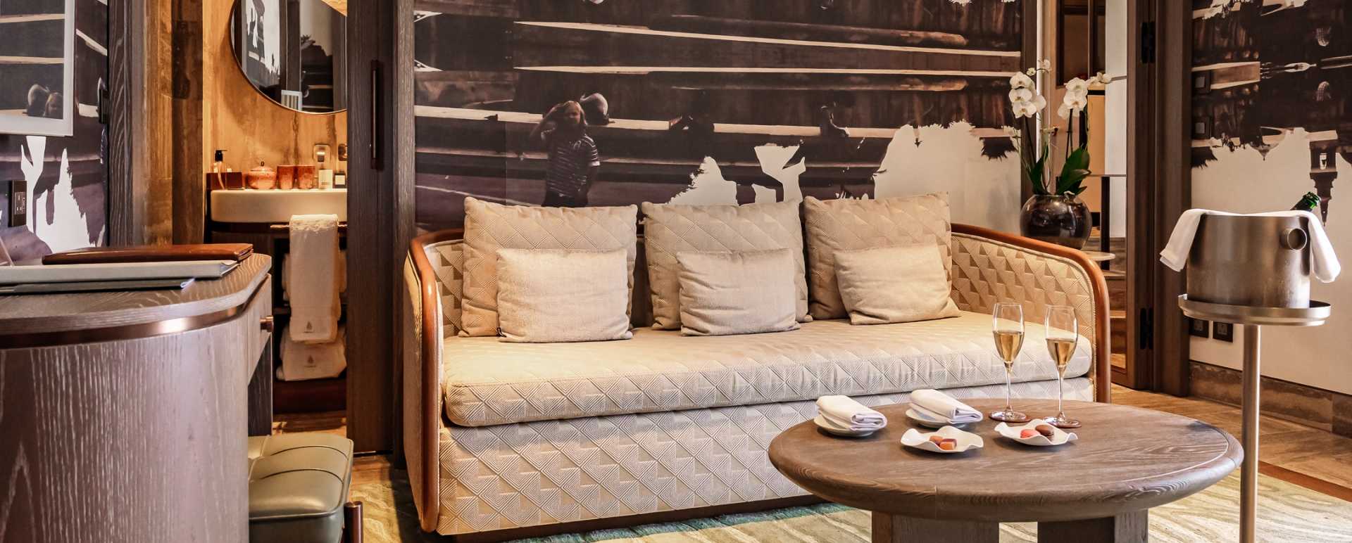 Deluxe Grand Harbour View Suite 