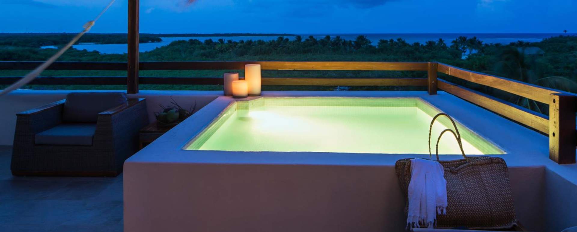 Honeymoon Suite plunge pool - Jashita
