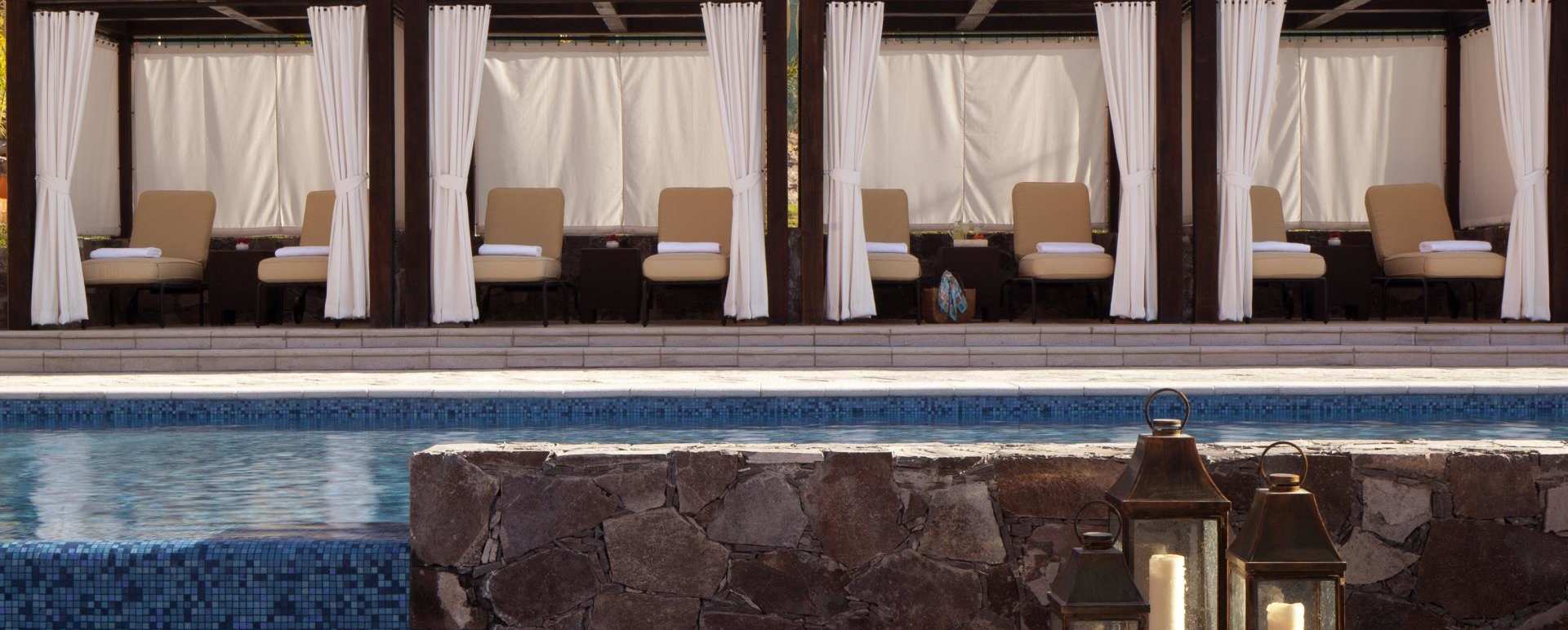 Pool cabanas - Rosewood San Miguel de Allende