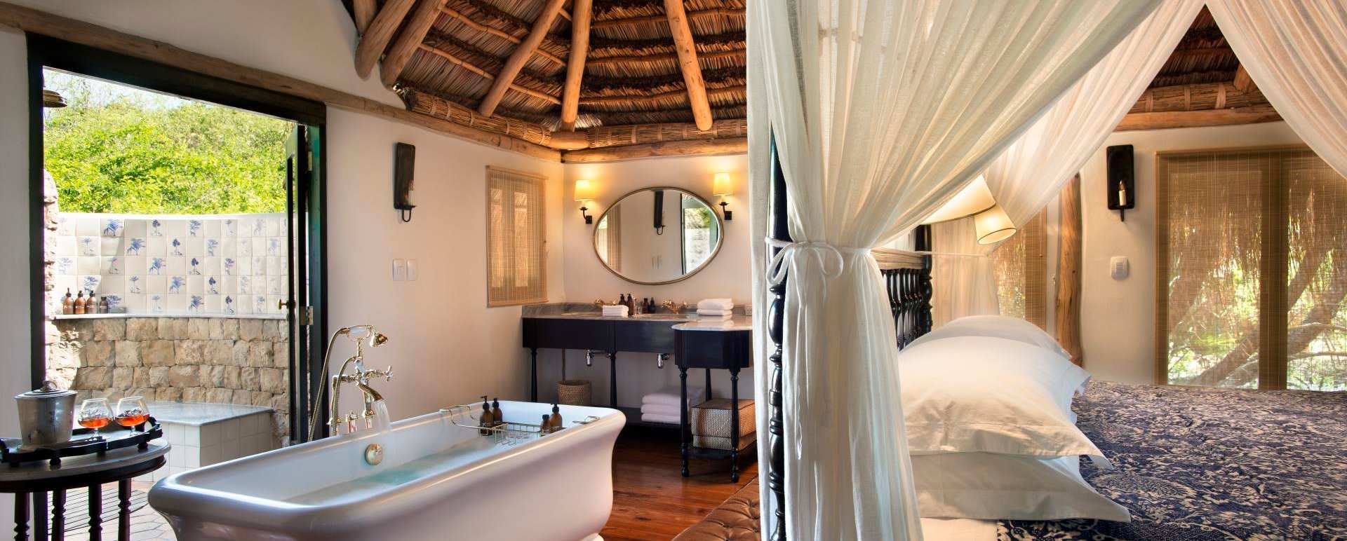 Cabana bedroom - Benguerra Island Lodge