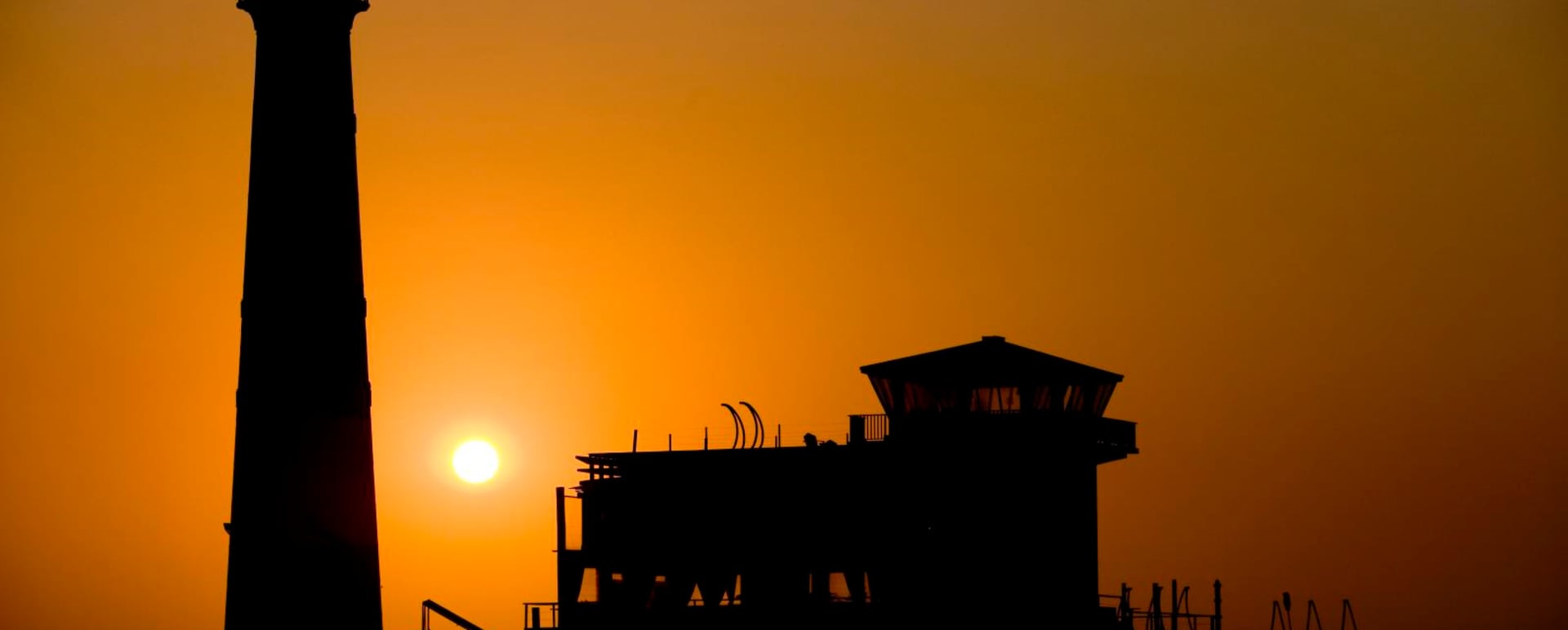 The lodge at sunset - Pelican Point Lodge