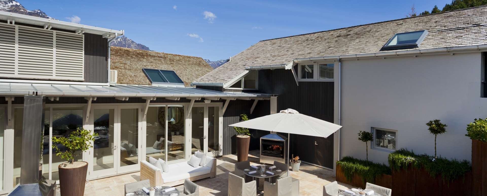 Courtyard - Matakauri Lodge 