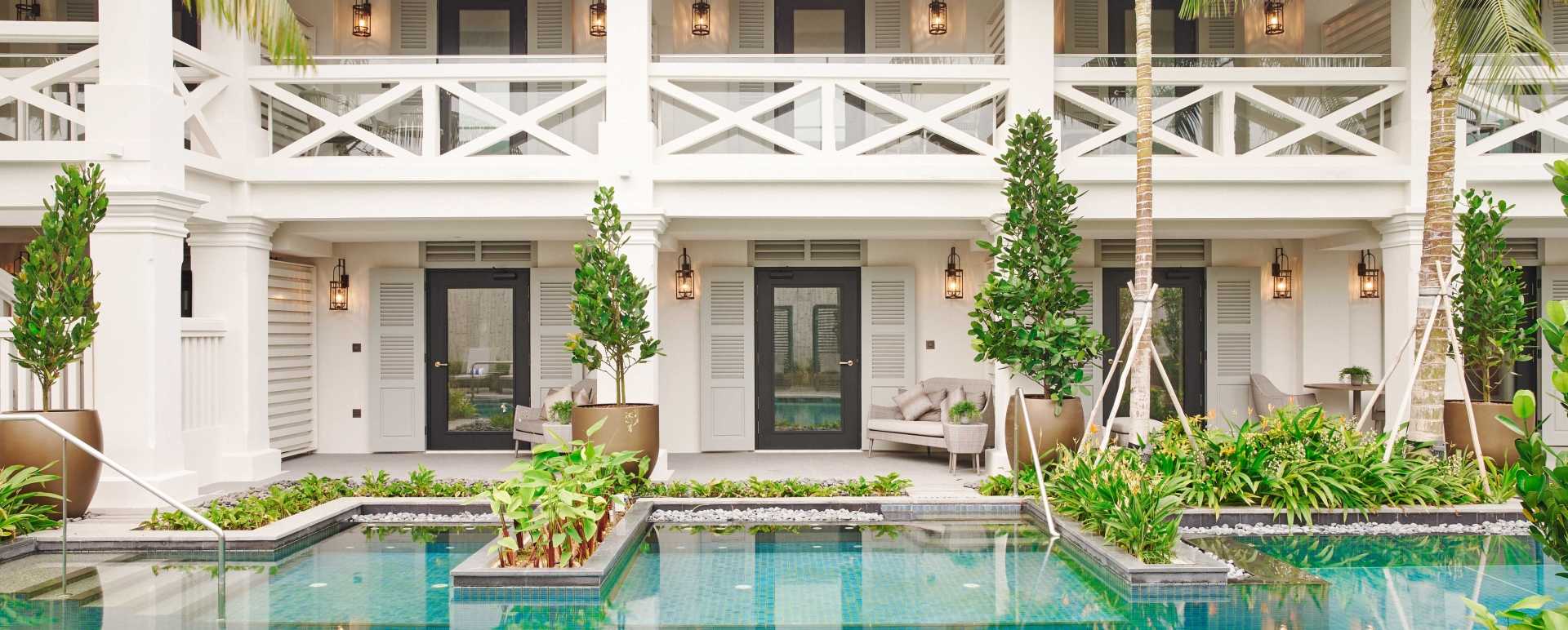 Direct pool access for selected room types 