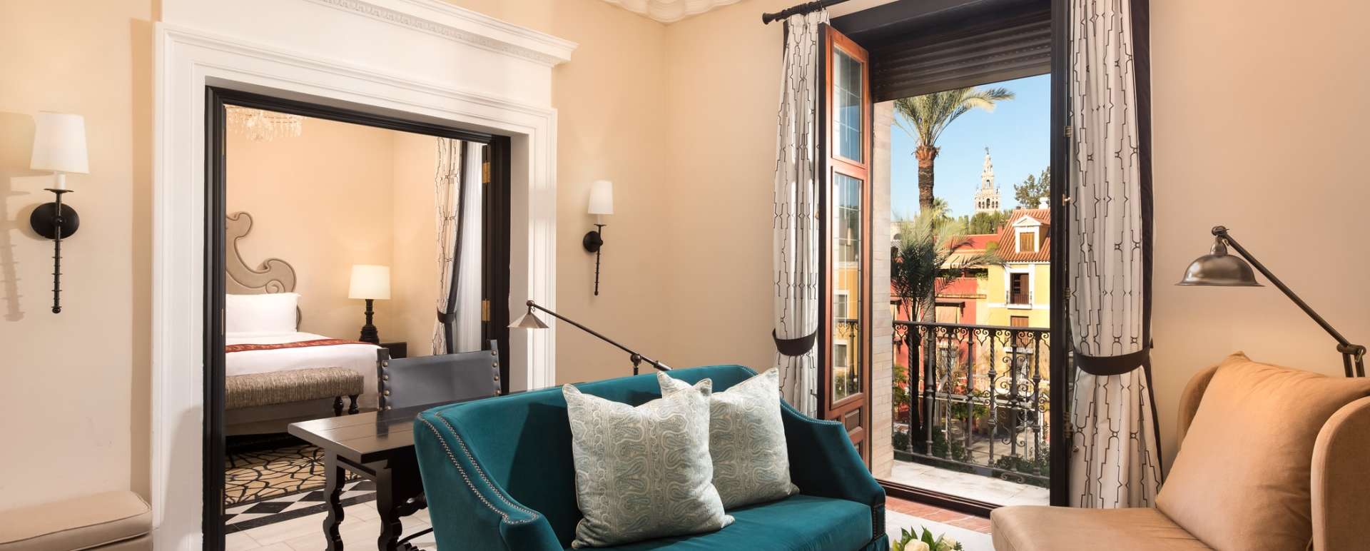 Deluxe Suite living room - Hotel Alfonso XIII