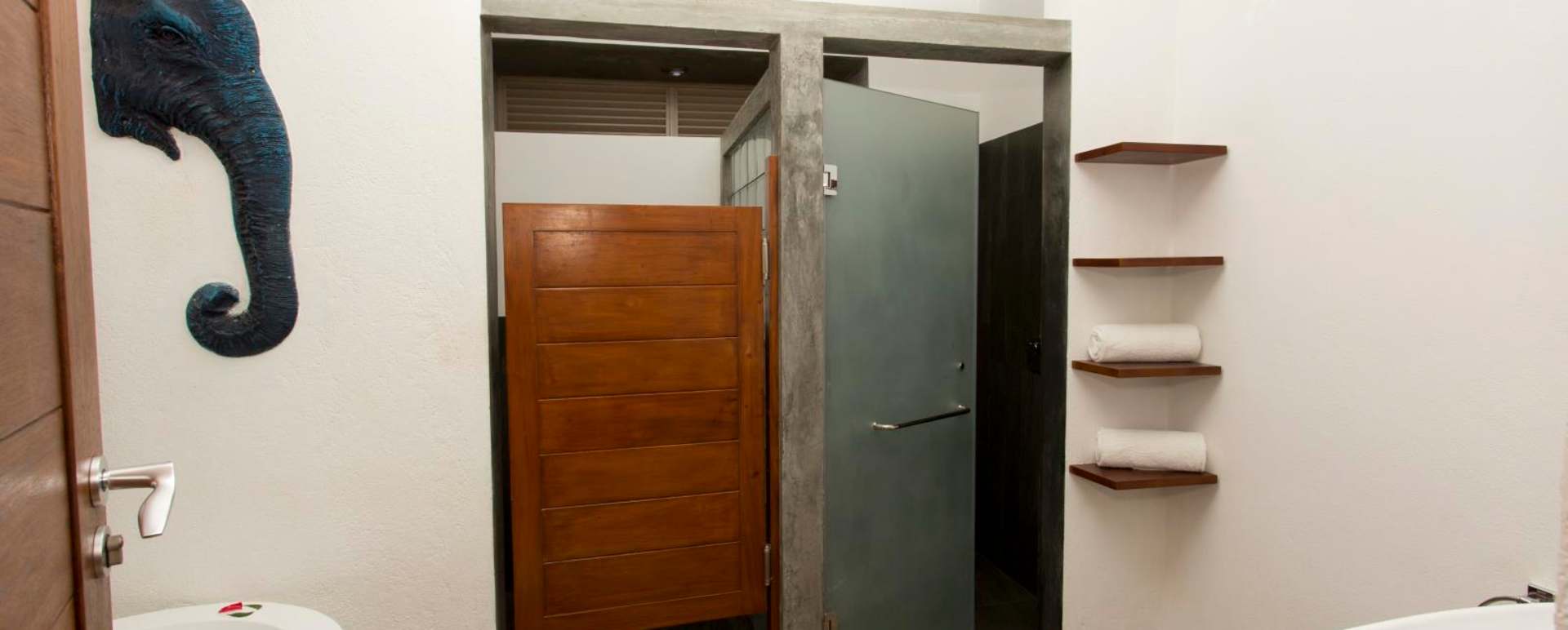 Deluxe Bathroom - Aliya Resort & Spa