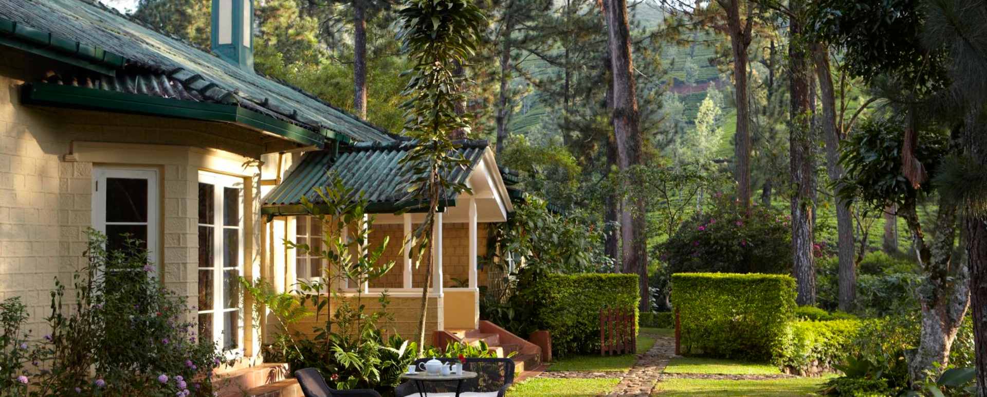Private Garden of the Shuttworth Suite Summerville - Ceylon Tea Trails
