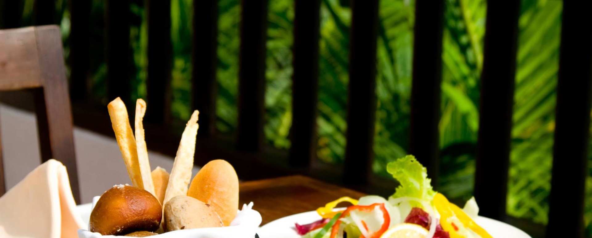 Lunchtime - The Legend Chiang Rai