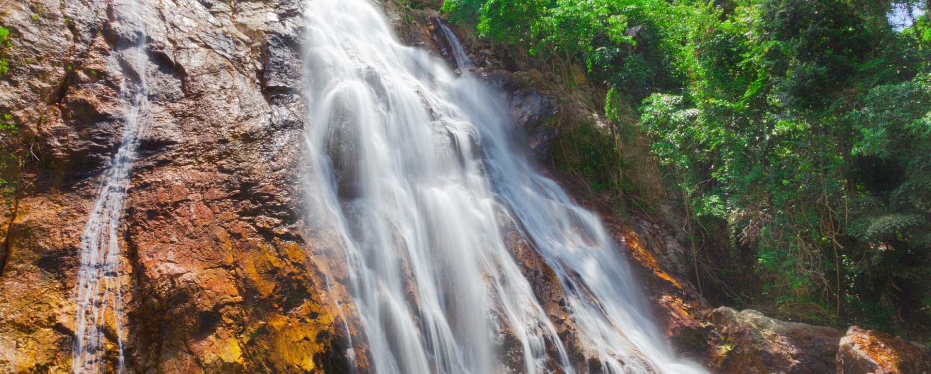 Na Muang Waterfall 
