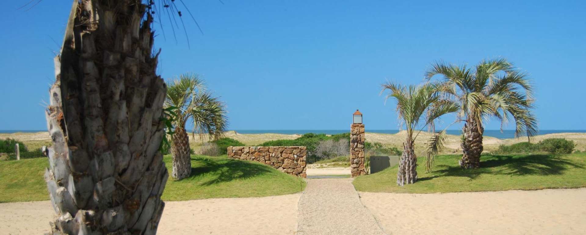 Beach entrance - Casa Suaya