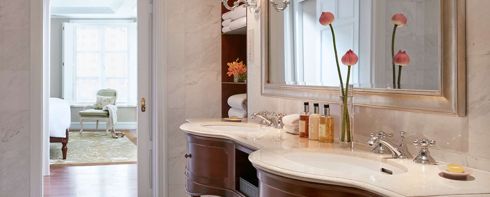 Lam Son Suite Bathroom - Park Hyatt Saigon
