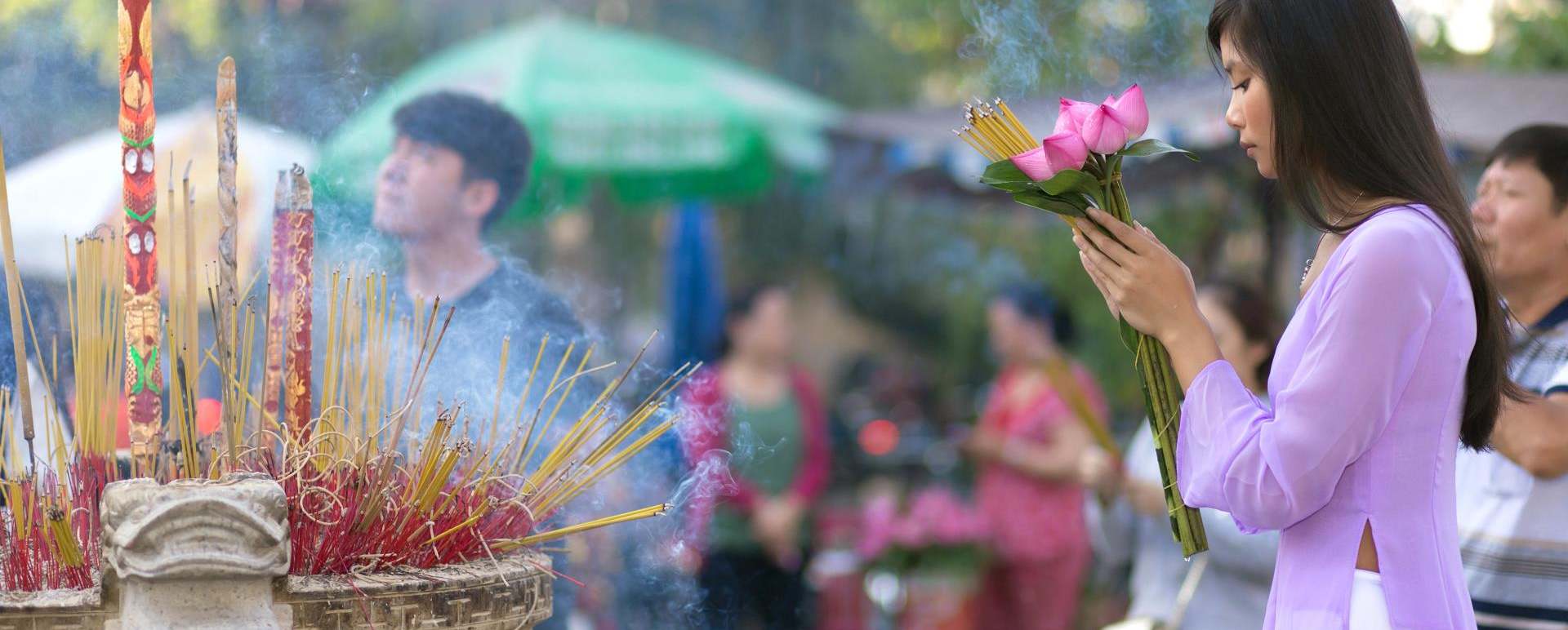 Buddhist offering, Saigon - Treasures of Indochina