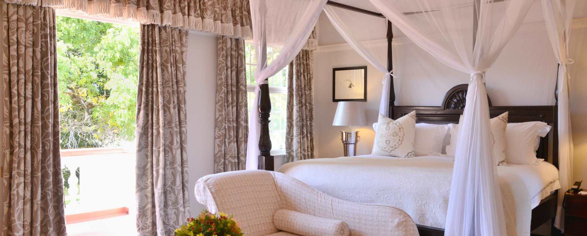 Honeymoon Suite   - Victoria Falls Hotel
