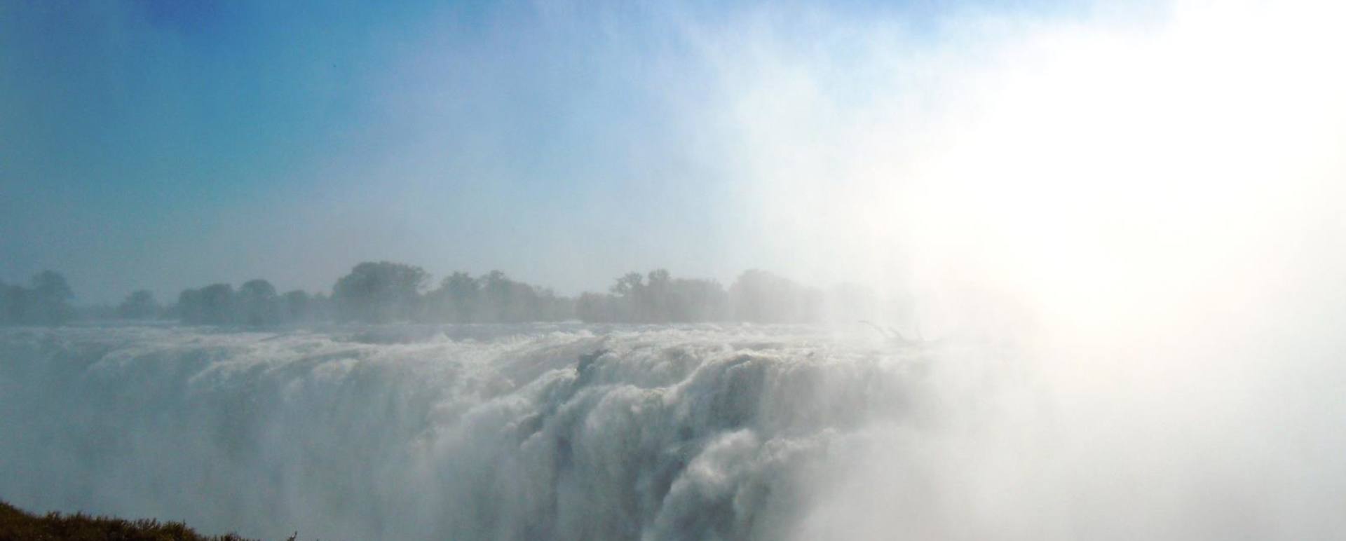 "The smoke that thunders", Victoria Falls - Zimbabwe in style