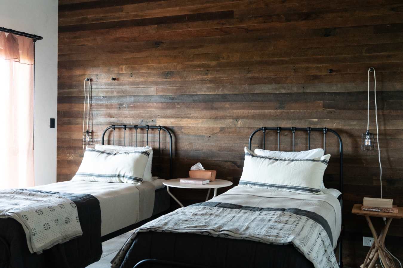 Twin Beds - Bullo River Station 