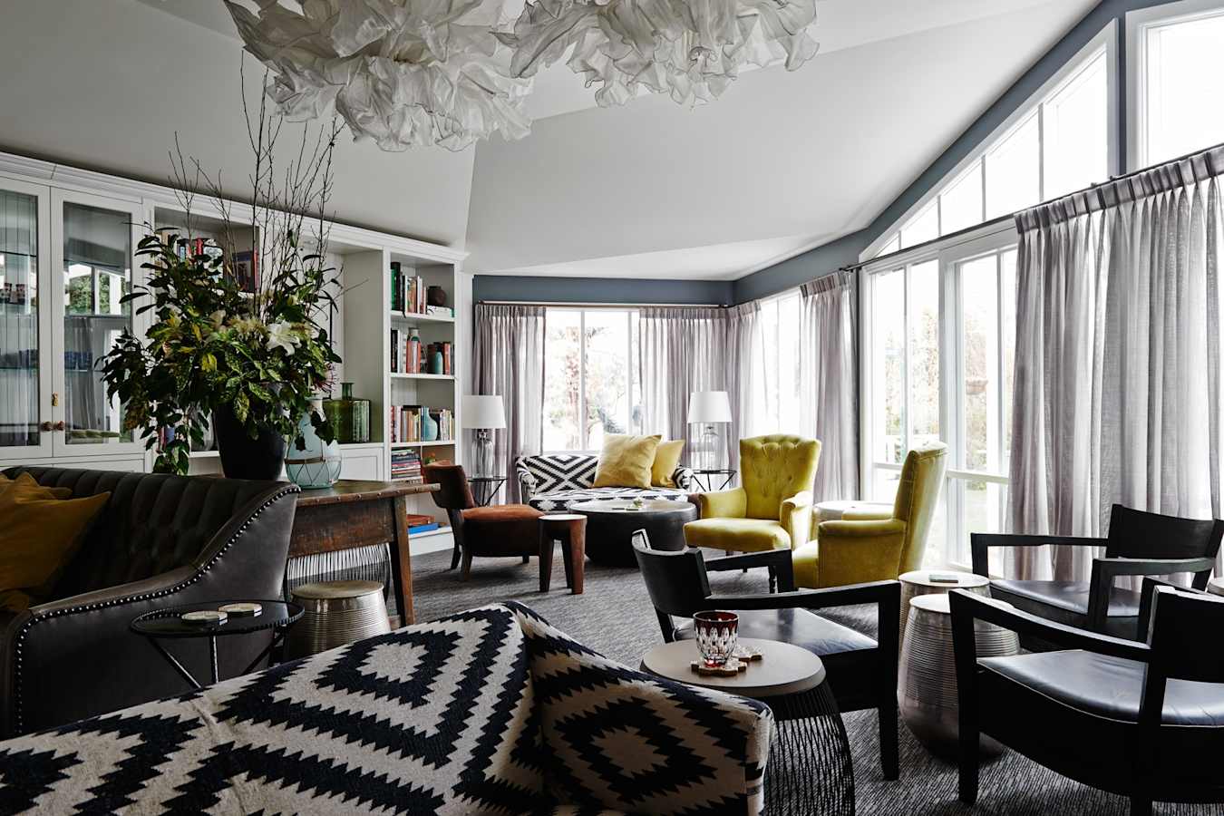 Library Bar - Lake House 