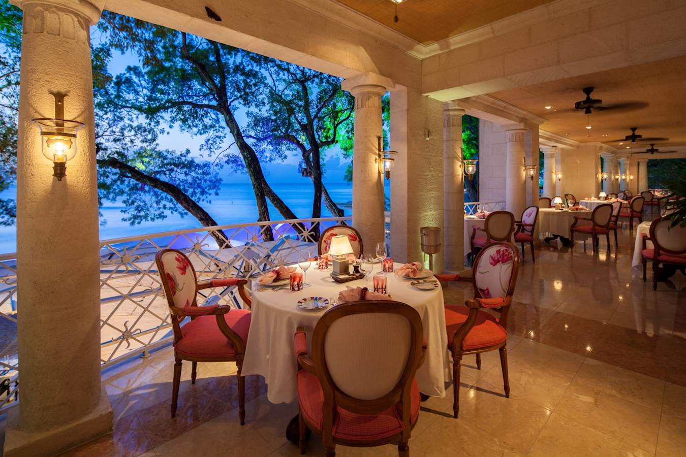 L'Acajou - Sandy Lane