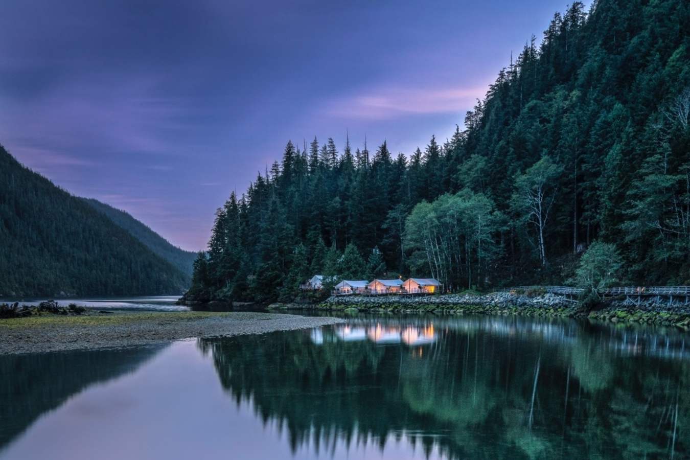 Lodge Exterior - Clayoquot Wilderness Lodge 