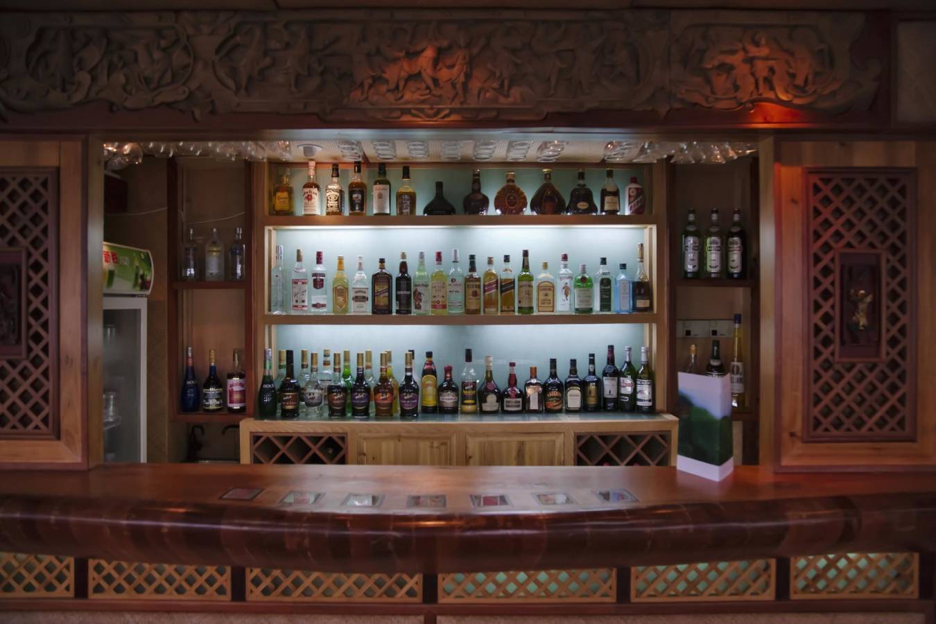 Bar  - Li An Lodge 
