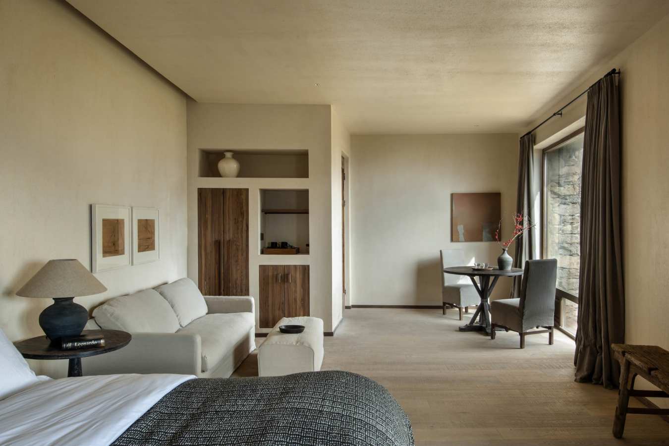 Snow Mountain View Room 