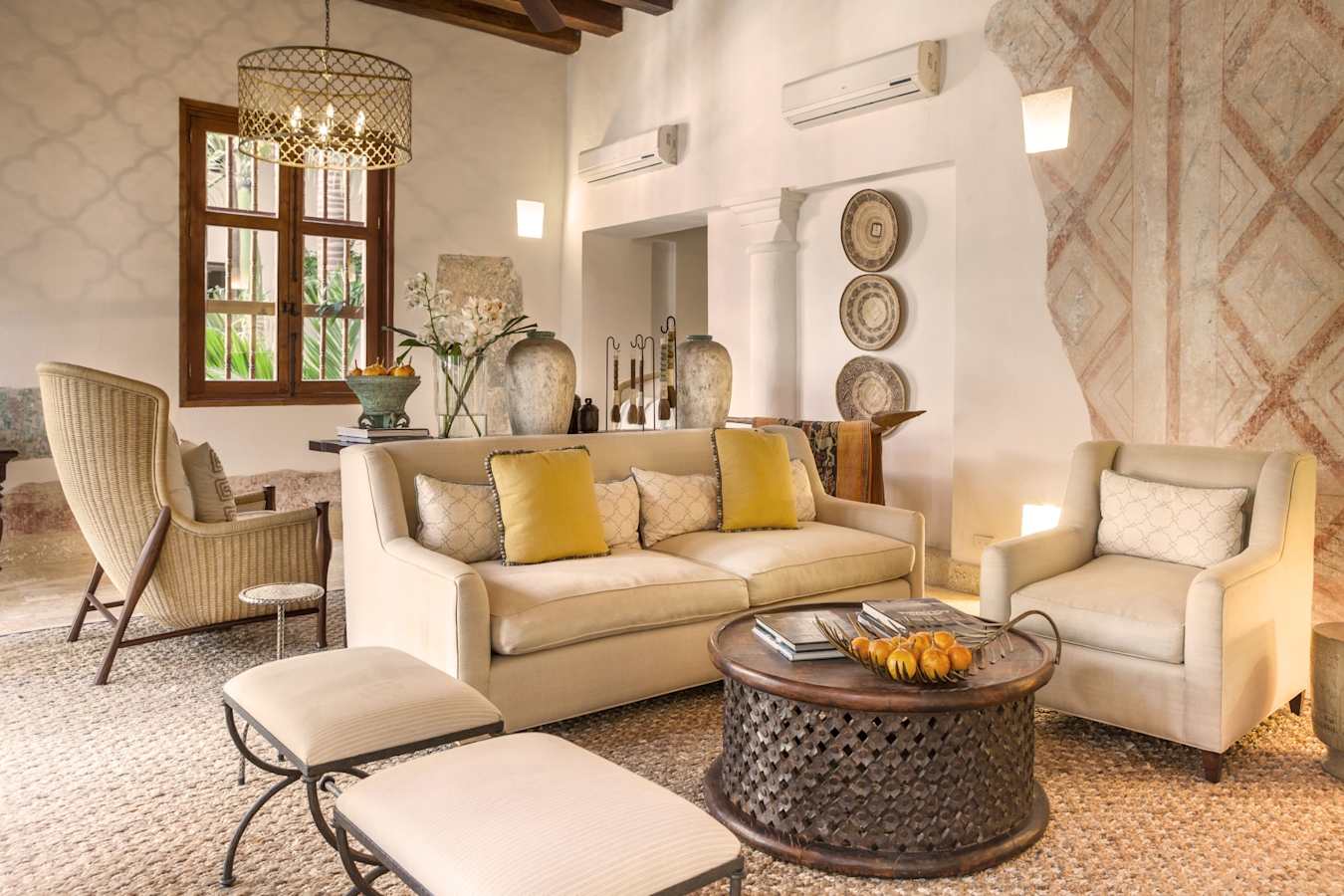 Library - Casa San Agustin