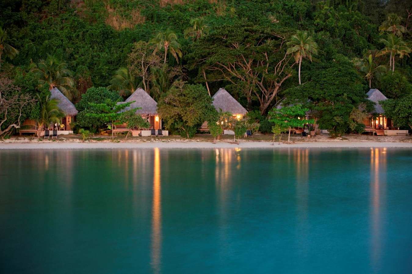 Beachfront Bures - Likuliku Lagoon Resort