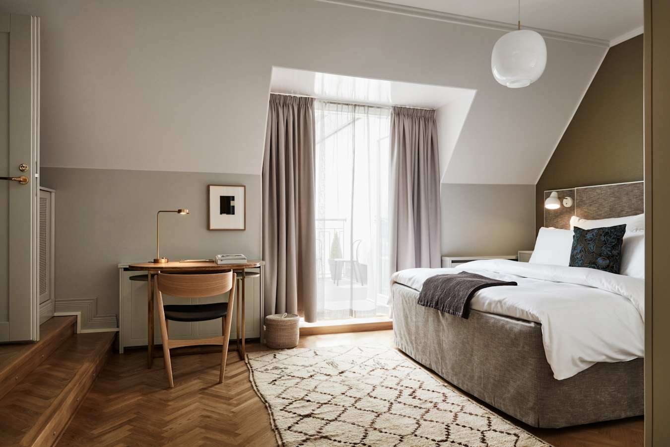 Atelier Room with Balcony 