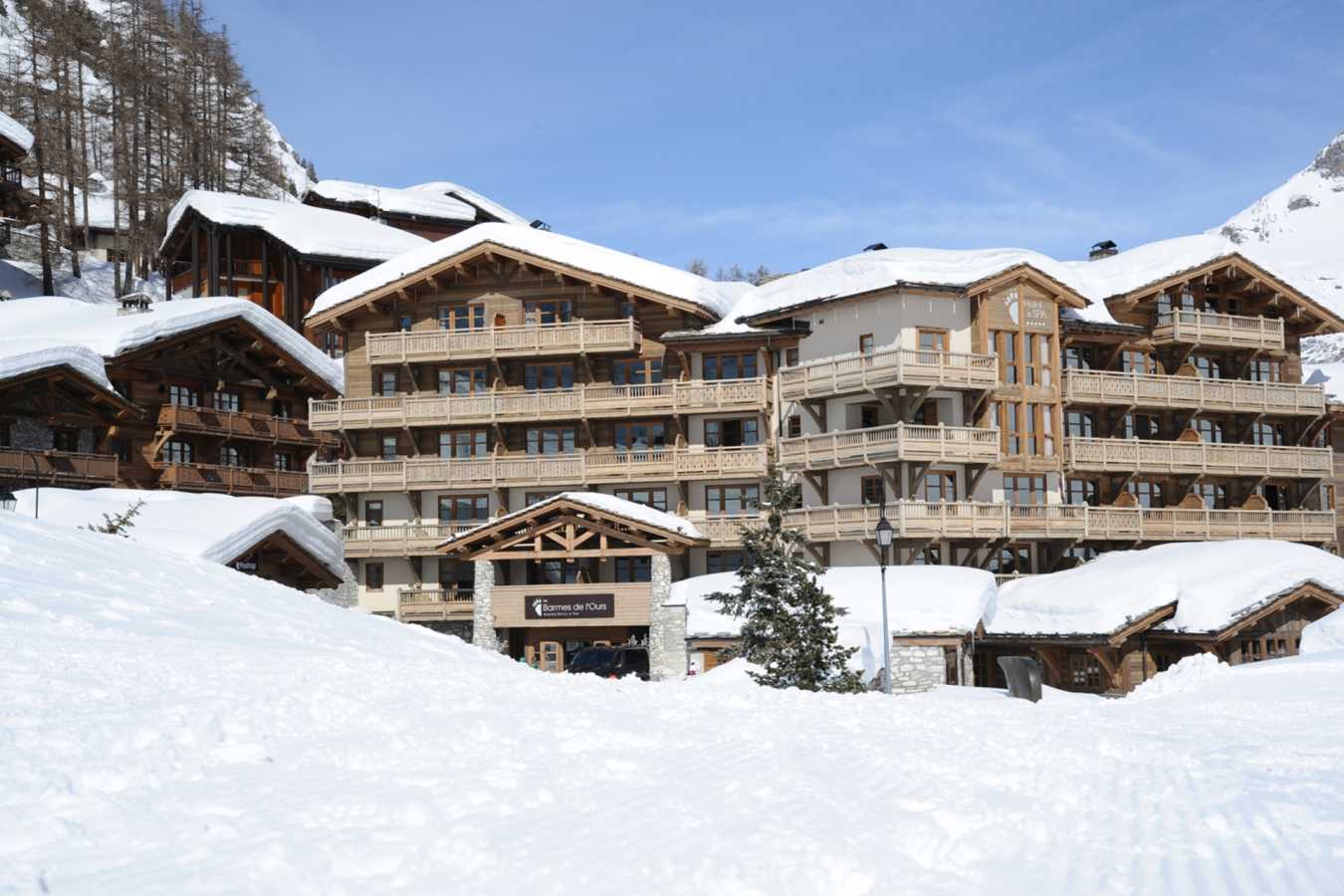 Exterior - Les Barmes de l’Ours