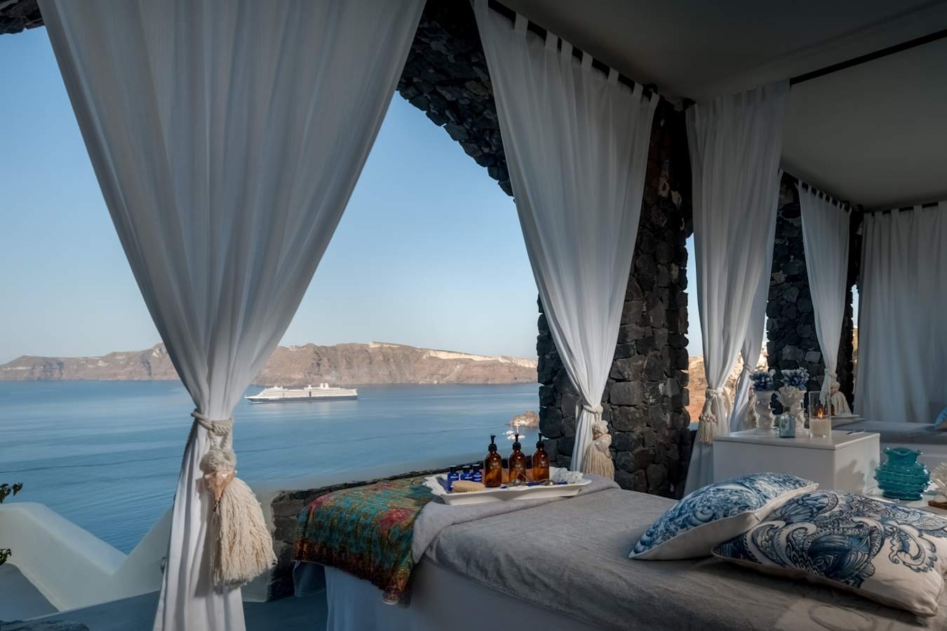 Spa with a view - Canaves Oia Suites