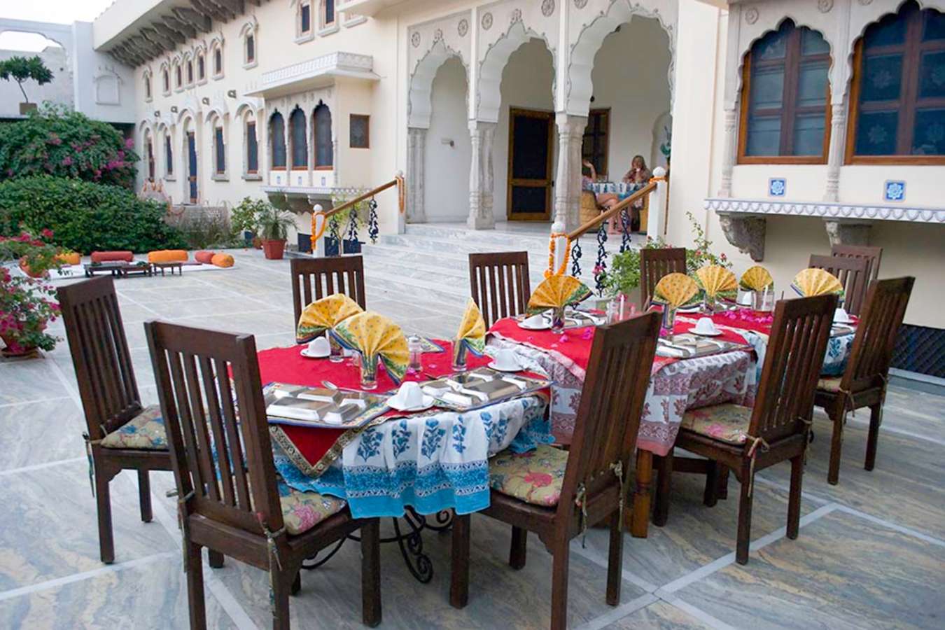 Outdoor Dining - Dera Mandawa