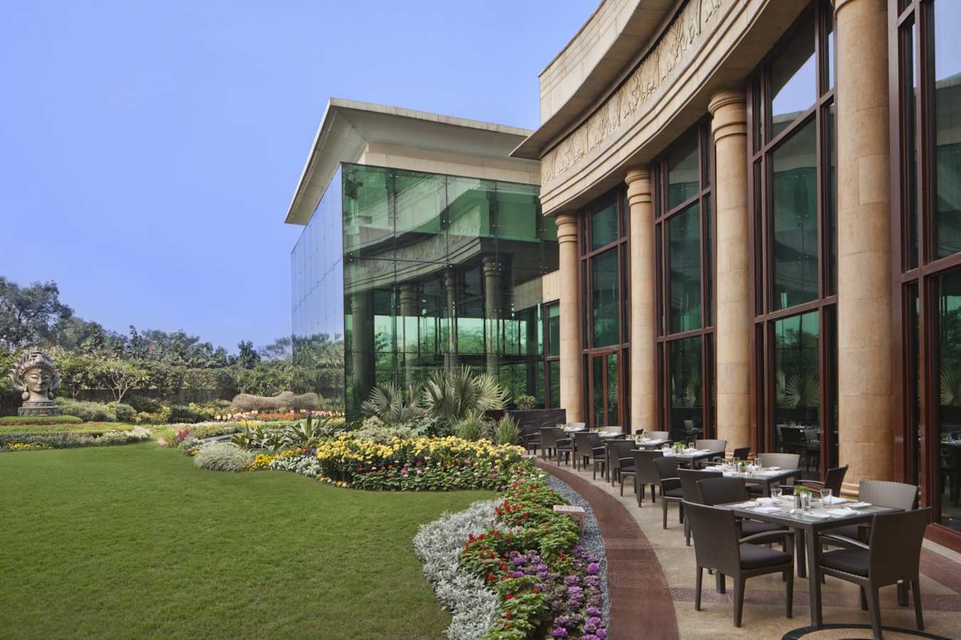 Qube - The Leela Palace New Delhi